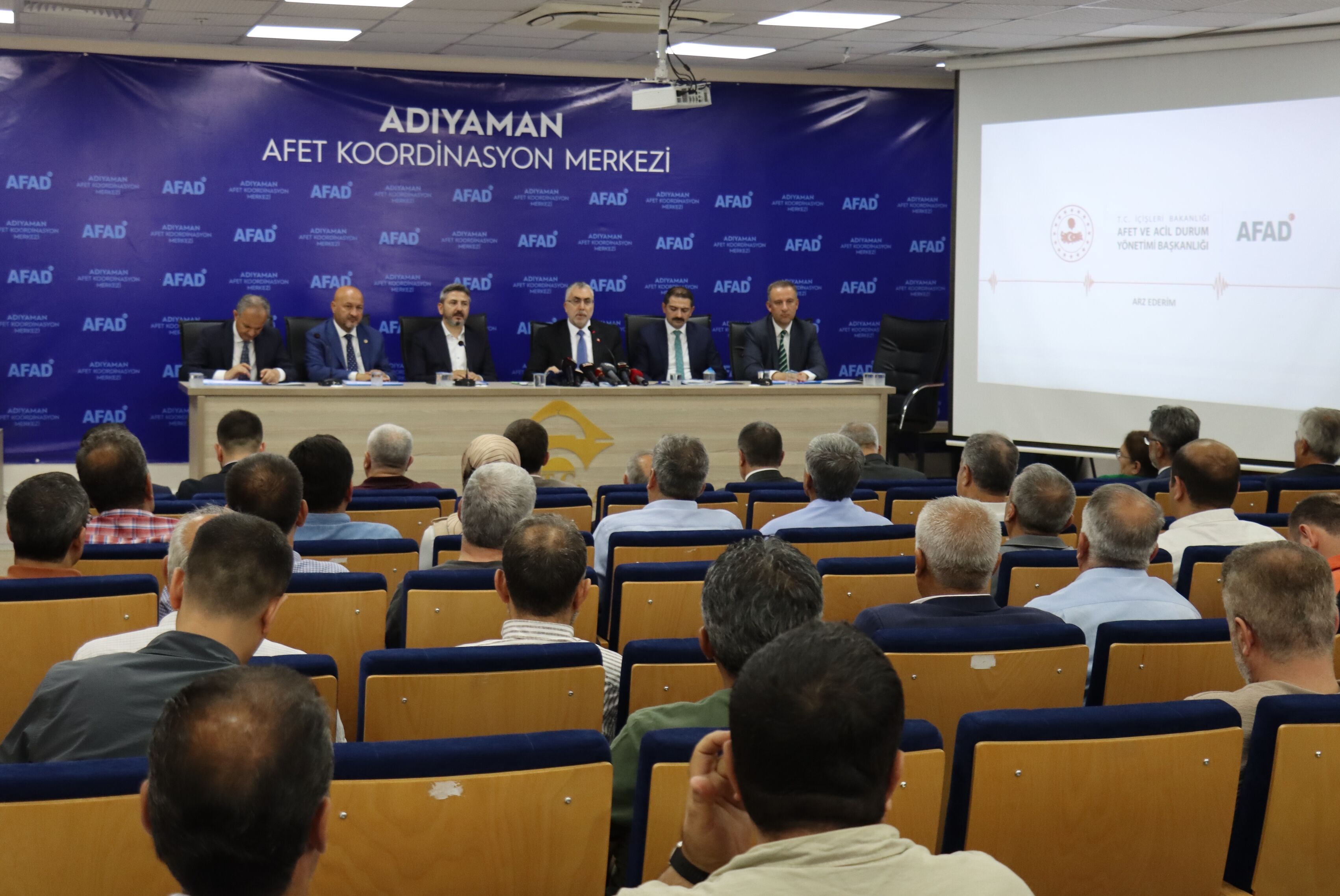 AA-20230625-31520945-31520939-CALISMA_VE_SOSYAL_GUVENLIK_BAKANI_VEDAT_ISIKHAN_ADIYAMANDA