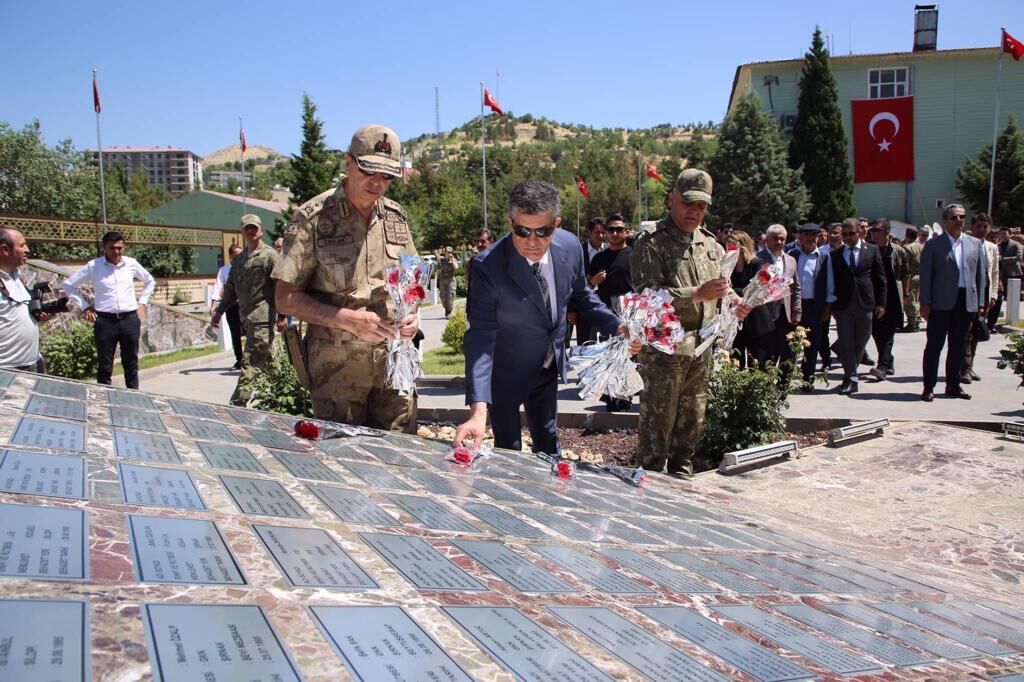 AA-20230715-31684089-31684083-GUNEYDOGUDA_15_TEMMUZ_DEMOKRASI_VE_MILLI_BIRLIK_GUNU_ETKINLIKLERI_DUZENLENDI