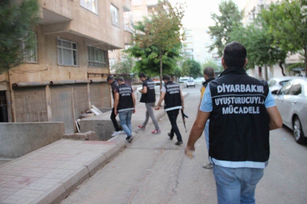 diyarbakir-il-emniyet-mudurlugu-ekipleri-uyusturucuyla-mucadele