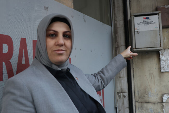 14-yasindayken-evlendirilen-diyarbakirin-tek-kadin-muhtari-40-kiz-cocugu-gelin-olmaktan-kurtardi_6307_dhaphoto1 (1)