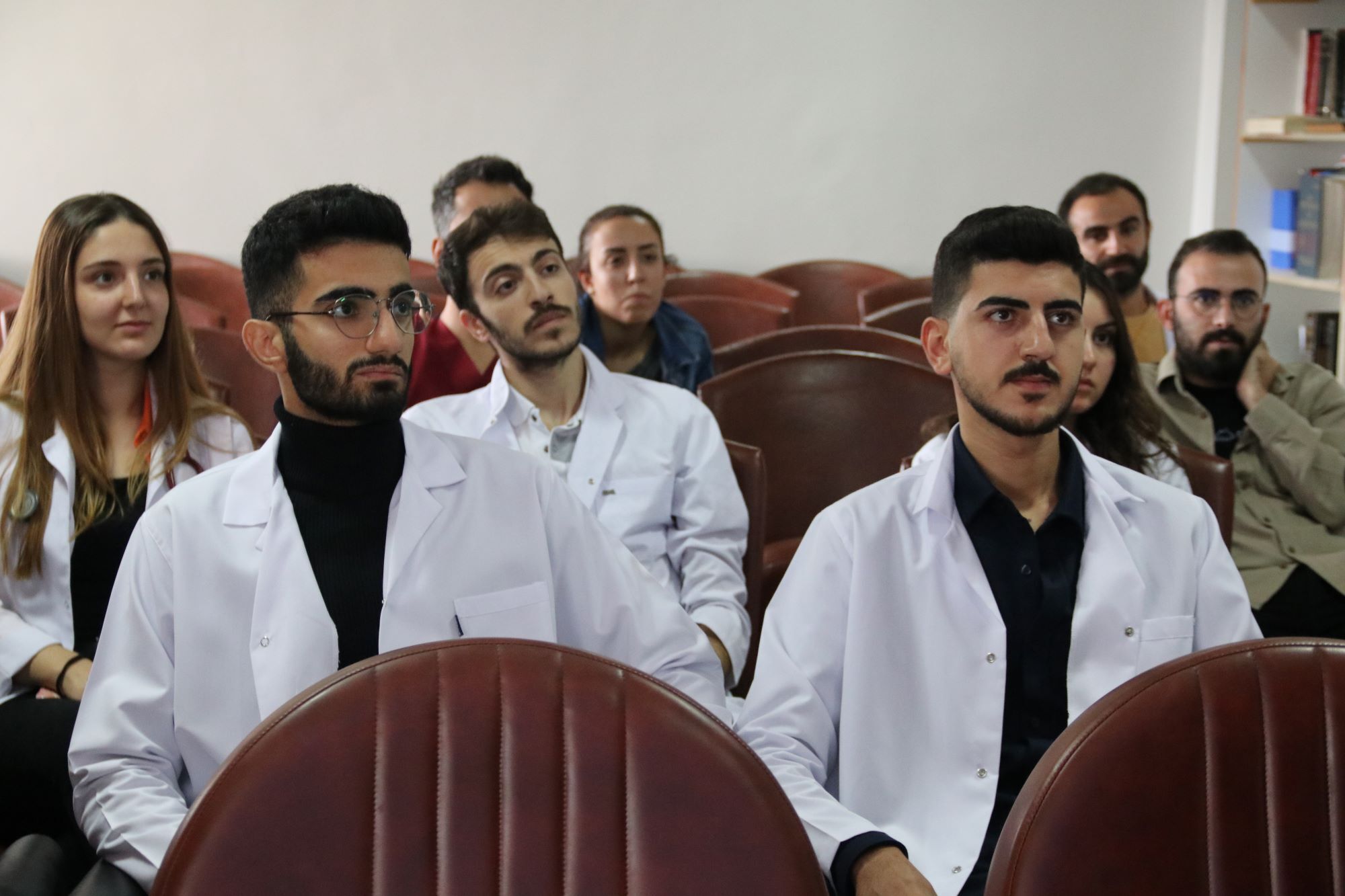 AA-20231031-32583284-32583277-DIYARBAKIRLI_2_TIP_OGRENCISI_KPSS_PUANLARIYLA_FAKULTE_HASTANESINE_TEMIZLIK_PERSONELI_OLARAK_ATANDI