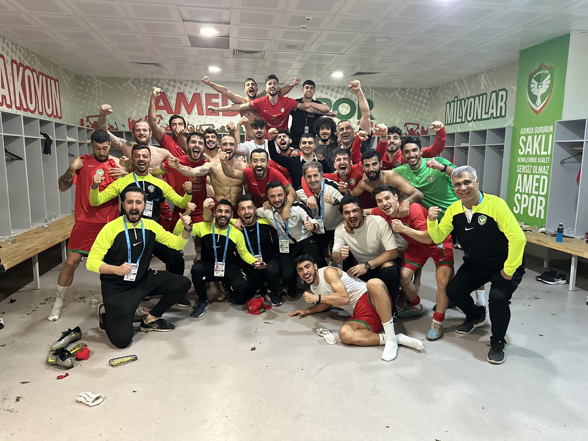 amedspor galibiyet pozu