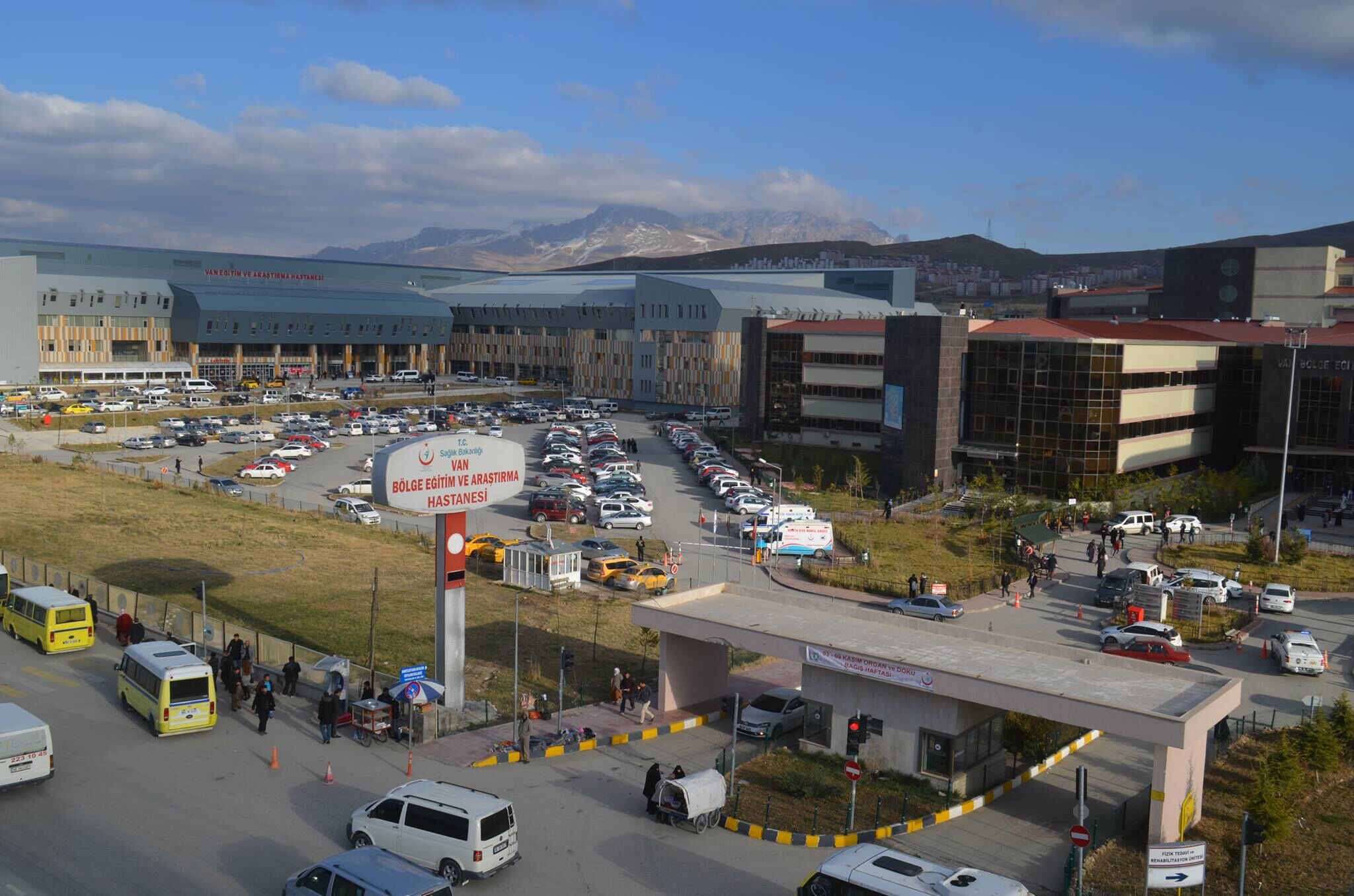 Van-Egitim-ve-Arastirma-Hastanesi-Cildiye-Doktorlari
