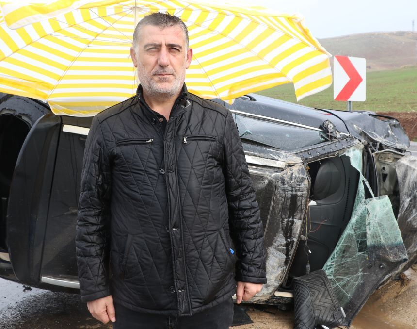 AA-20231119-32964898-32964895-TAKLA_ATAN_ARACTAN_EMNIYET_KEMERI_SAYESINDE_YARA_ALMADAN_KURTULDU