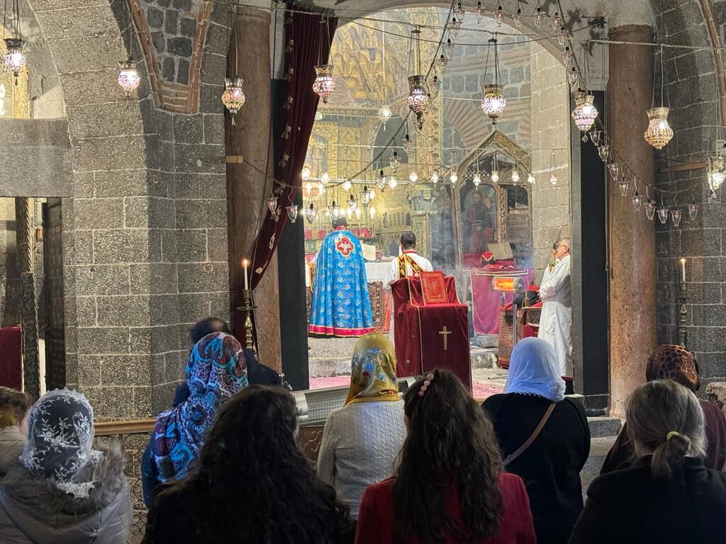 Meryem Ana Kilisesi'nde noel ayini