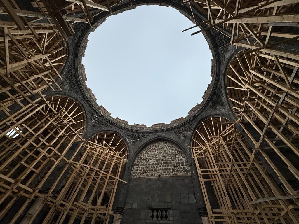 Saint George Kilisesi'nde restorasyon ve güçlendirme çalışmaları devam ediyor.