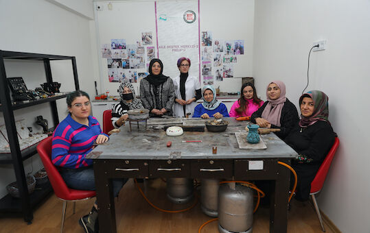Diyarbakırlı kadınlar kuyumculuk mesleğini öğreniyor