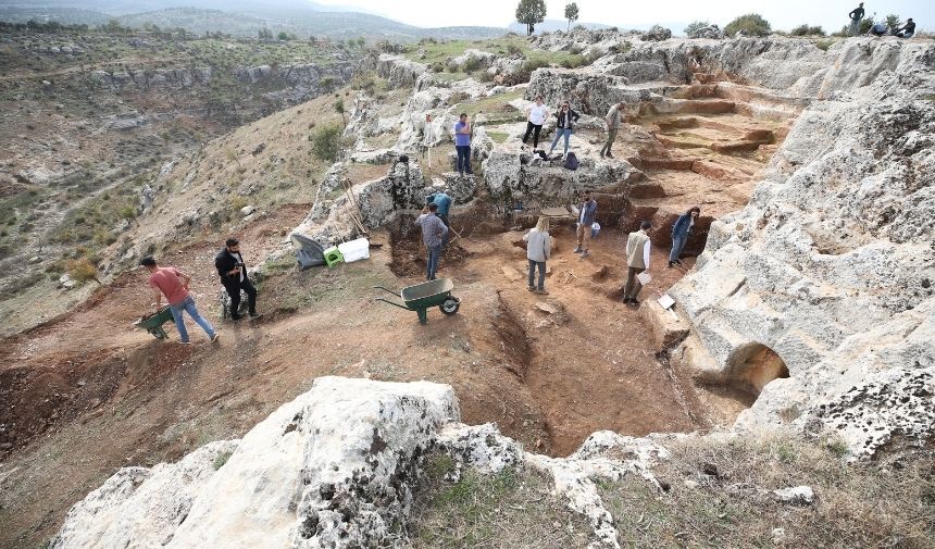 Diyarbakır'da 54 Çocuğa Ait Mezarlık Bulundu Içeri