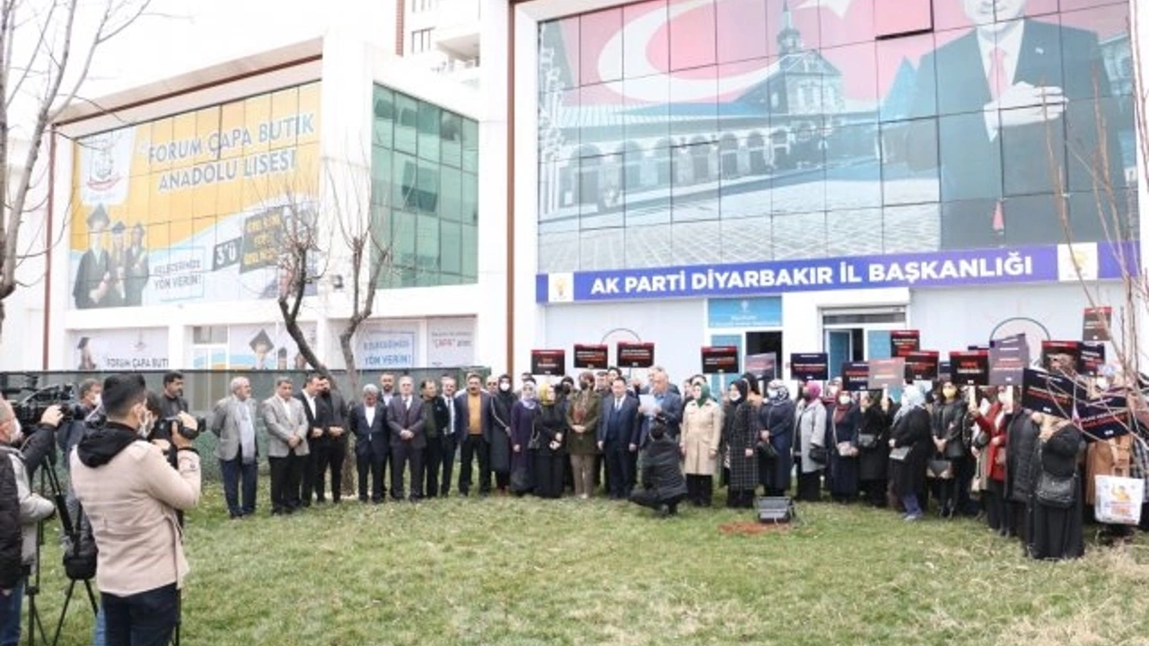 Ak Parti Diyarbakir Il Baskanligi 28 Subat Darbesinin 25Inci Yil Donu