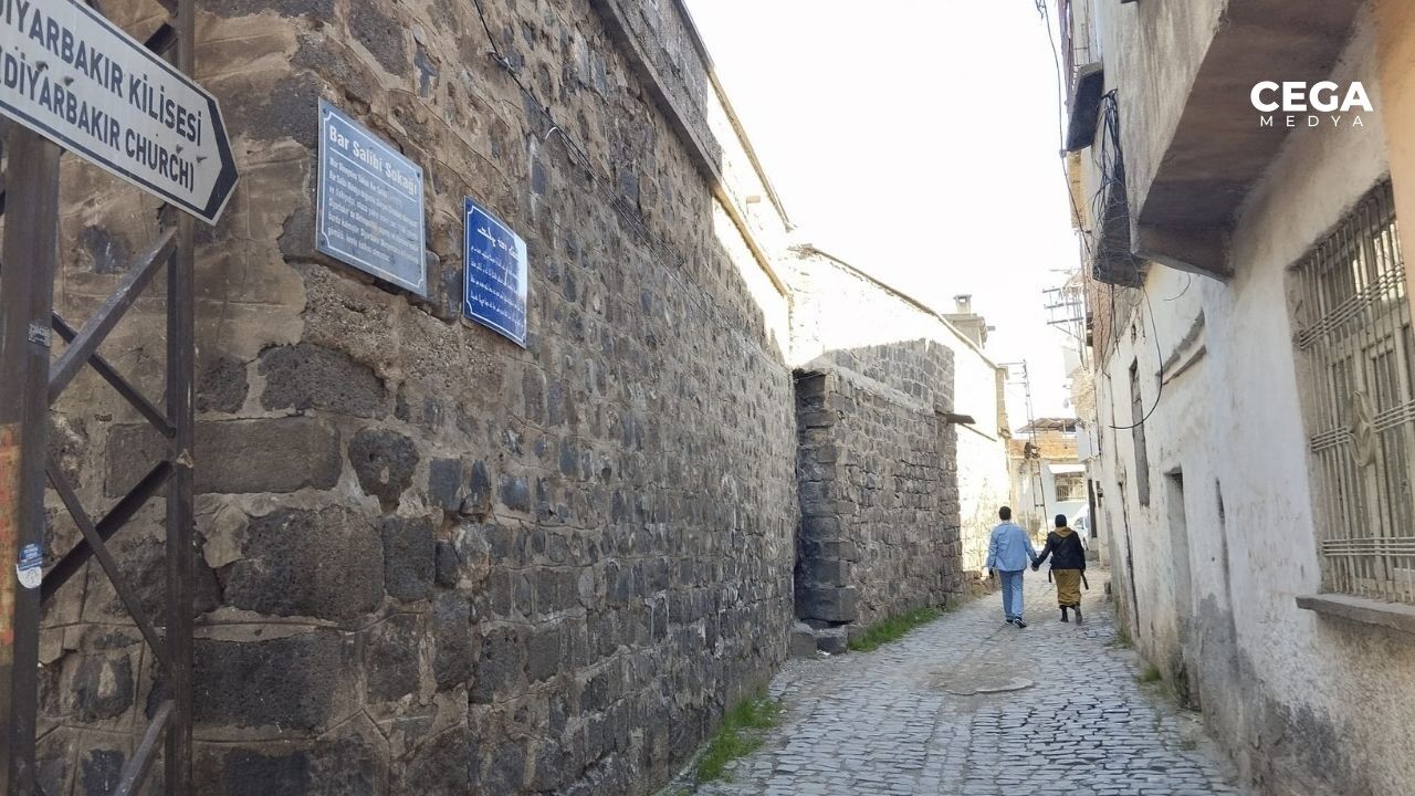 Küçe Haberi̇çi̇ 2