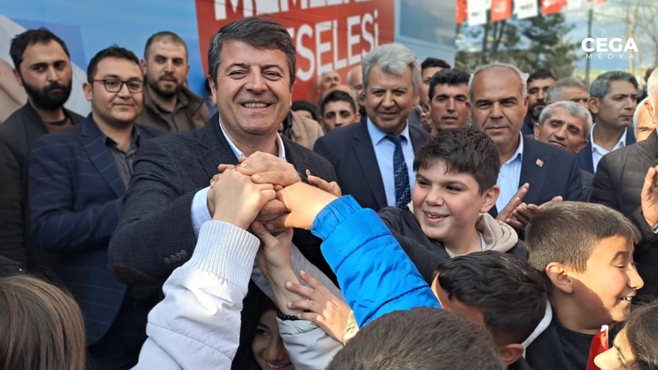 Abdurrahman Tutdere Depremde Kaderine Terk Edilen Adiyamanin Ortak Adayiyim.png