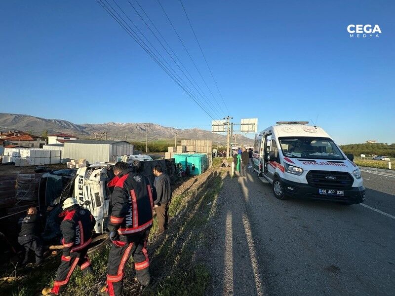 Malatya Yolcu Otobusu Devrildi