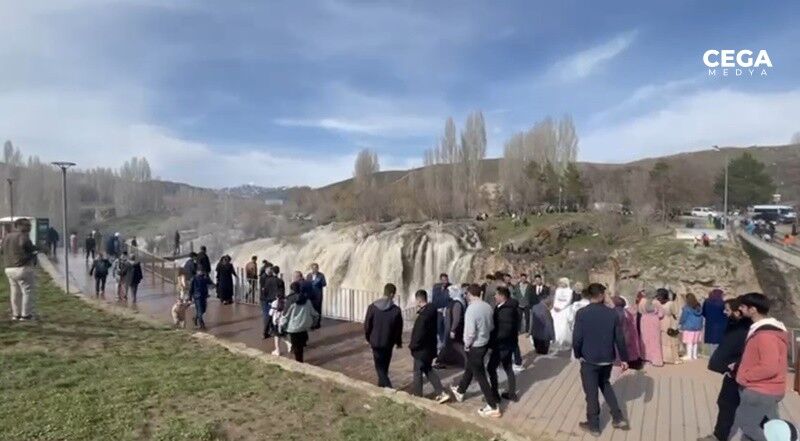 Van Muradiye Selalesi Akin