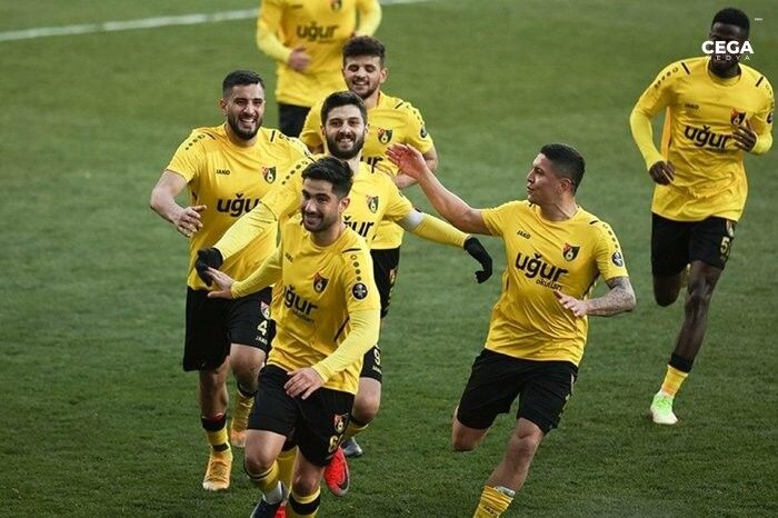 0X0 Mehmet Yesil Kimdir Nereli Ve Kac Yasinda Hangi Takimlarda Oynadi Mehmet Yesil Hangi Pozisyonda Oynuyor 1673944830442-1