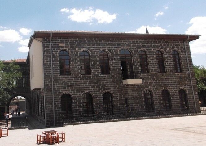 Diyarbakır’da tarihi bina bir asır sonra böyle değişti