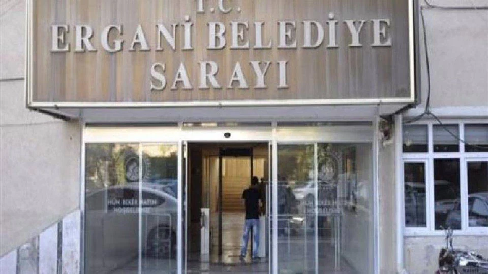 Kayyum Yonetimindeki Ergani Belediyesi 6 Arsayi Satisa Cikardi