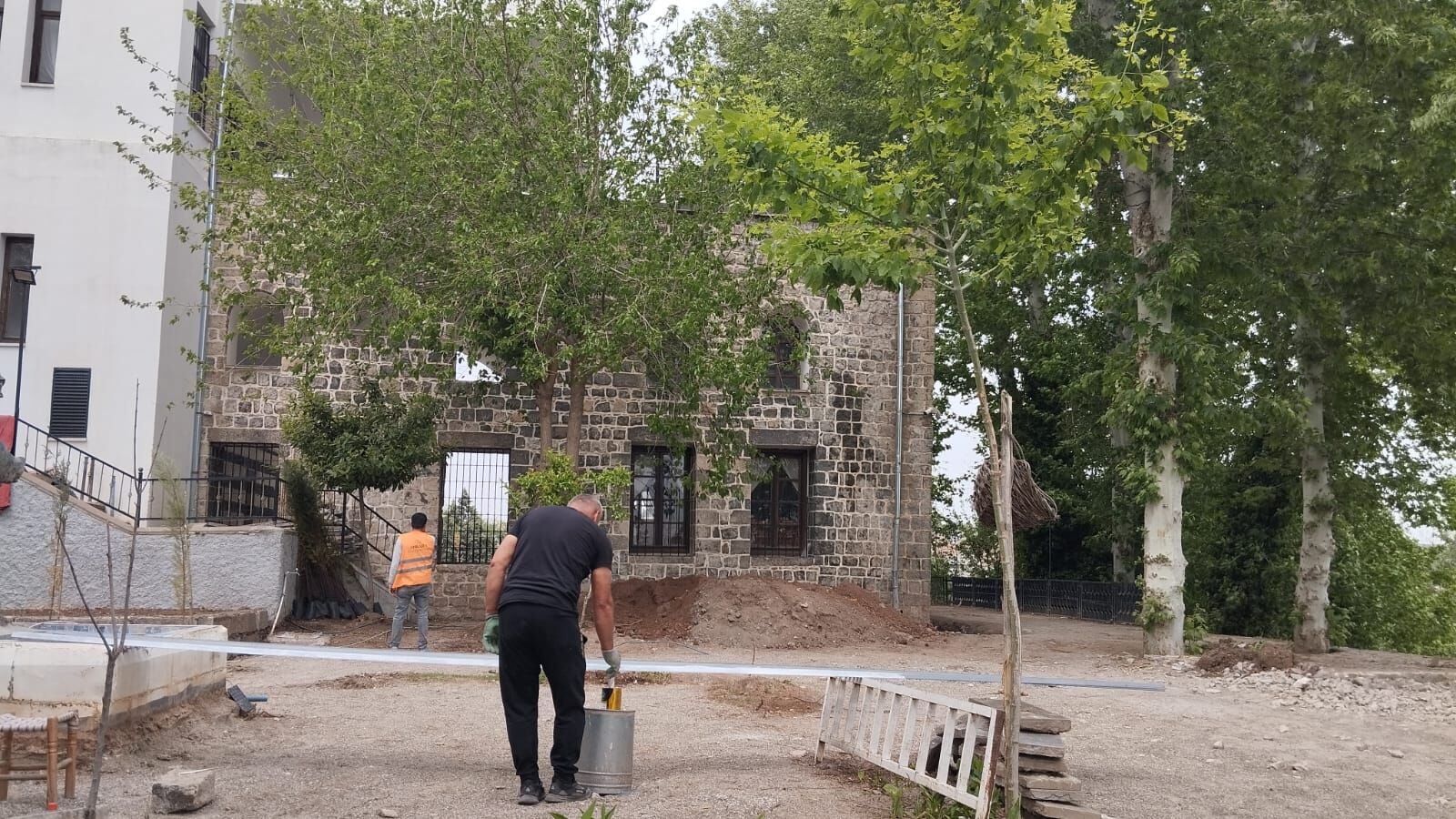 Diyarbakır Gaziköşkü için 42 kazık çakıldı