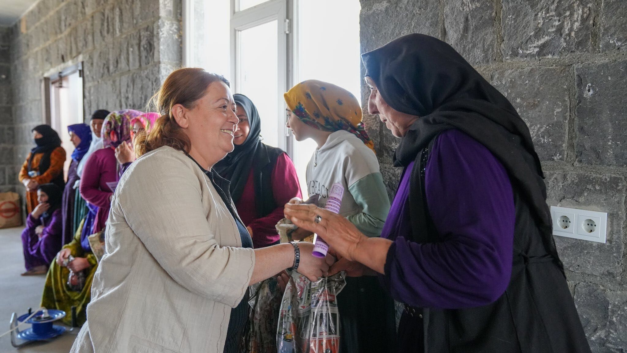 Diyarbakır’da kadınlara tarama, çocuklara destek