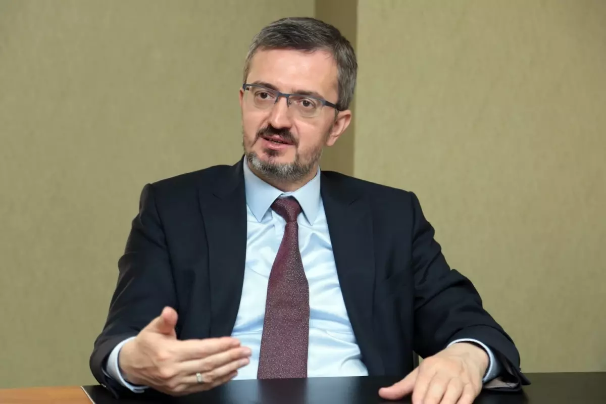 Burhanettin Duran kimdir