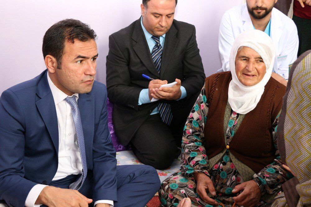 Diyarbakirin Kayapinar Ilce Kaymakami Ve Belediye Baskani Mustafa 001