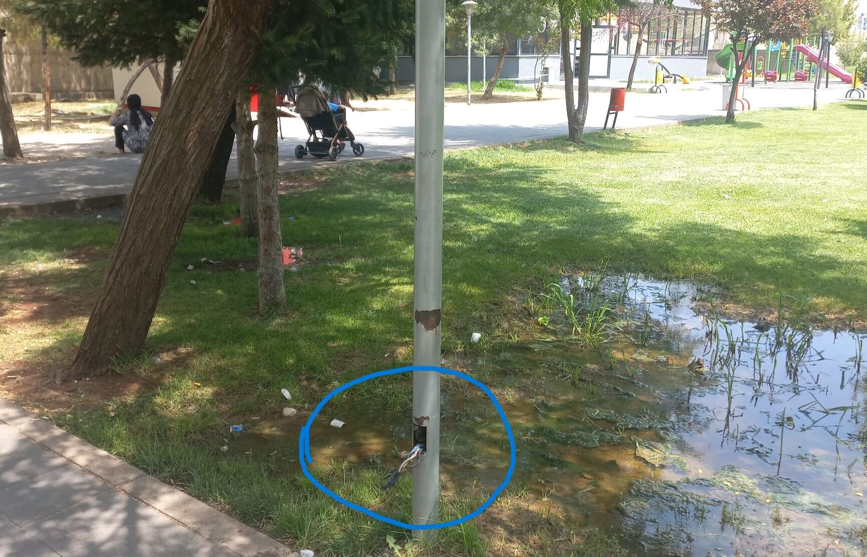 Diyarbakır'da elektrik kabloları tehlike saçıyor