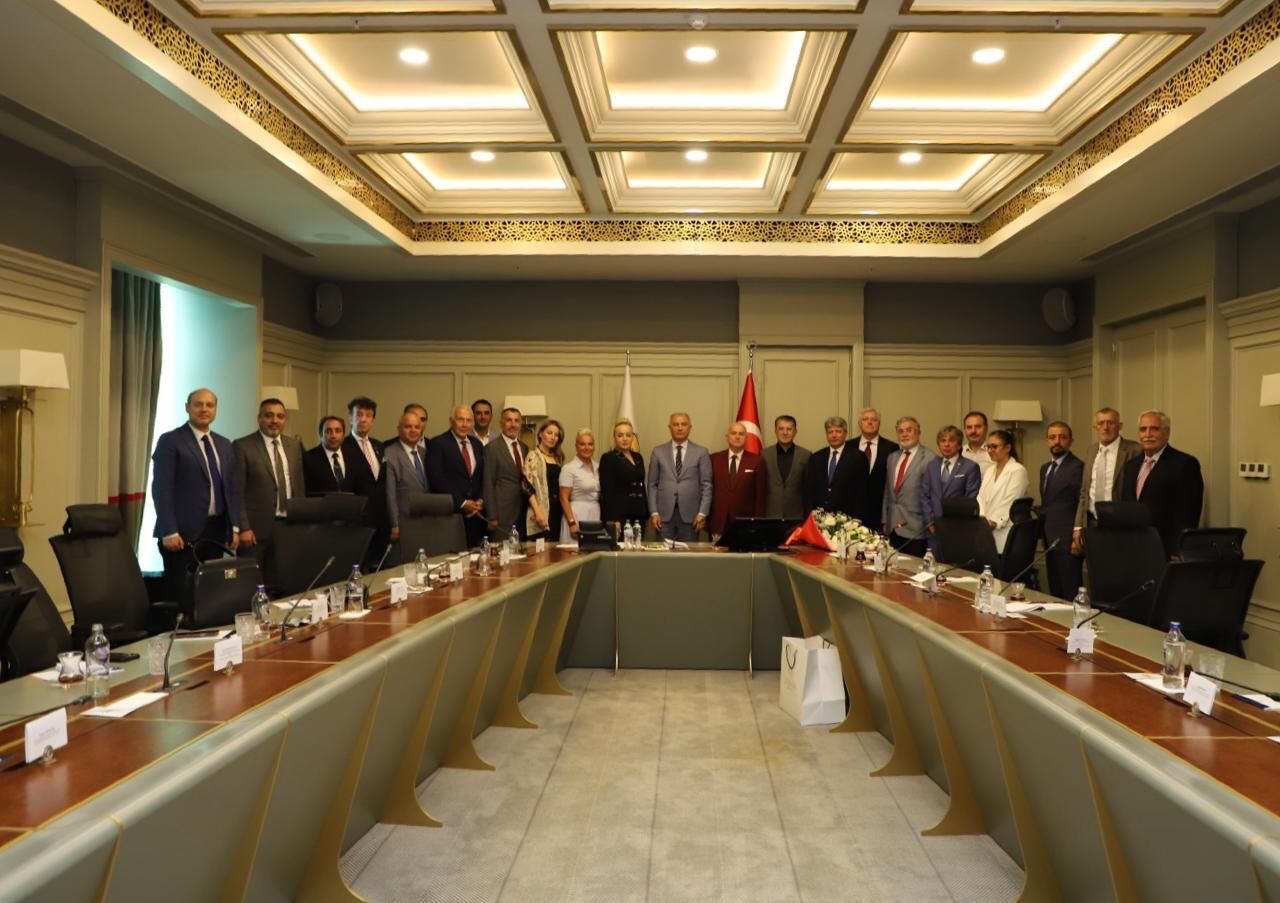 Vi̇cdanli Çözümler Üretecek Ki̇şi̇lerle Yol Almaliyiz (3)