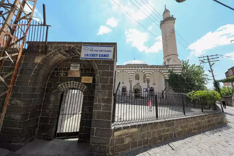 Diyarbakır'ın Kürt emiri lala nasıl "lale" oldu?