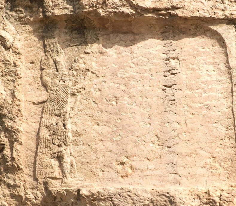 Diyarbakır'da güneş vurunca ortaya çıkan gizemli kral figürünün düzenlenmiş hali