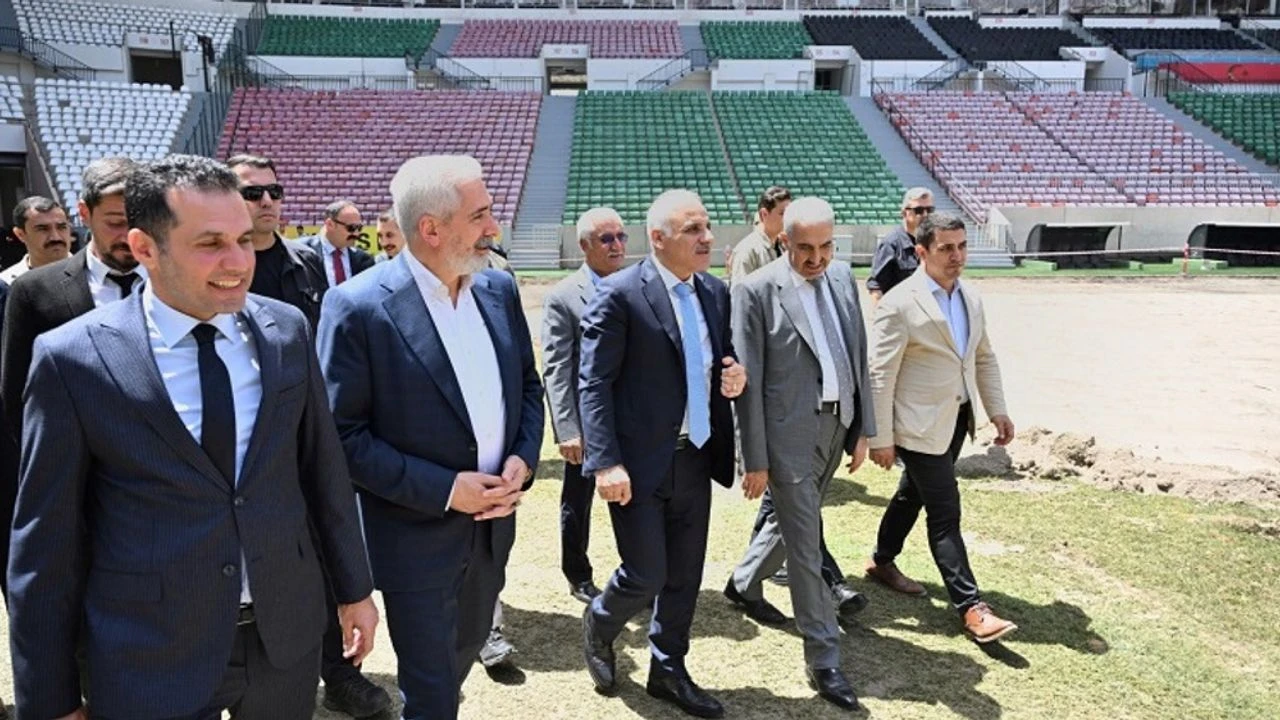 Vali Zorluoglu Diyarbakir Stadyumuna Gitti Amedspor Icin Super Lig Dedi