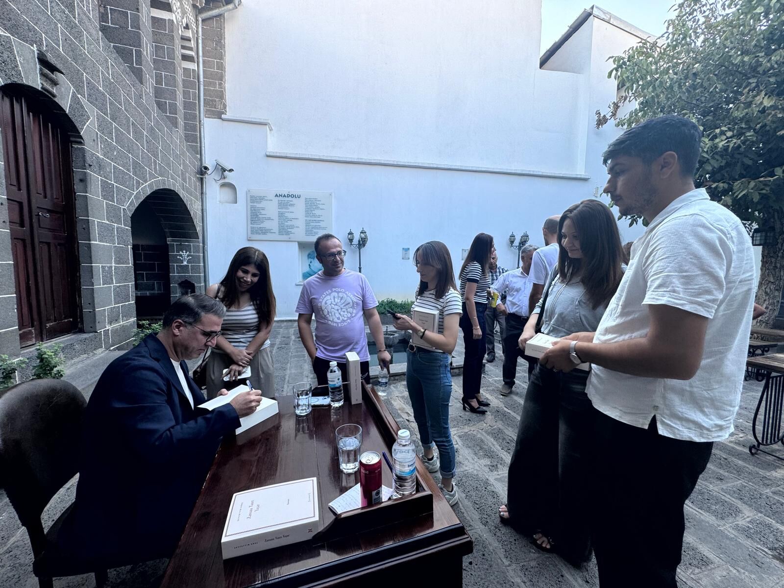 Diyarbakır'da Edebiyat Ve Eleştiri Dolu Söyleşi1