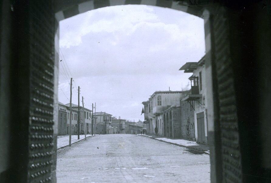 Saray Kapıdan Izzetpaşa Görünüşü 1950