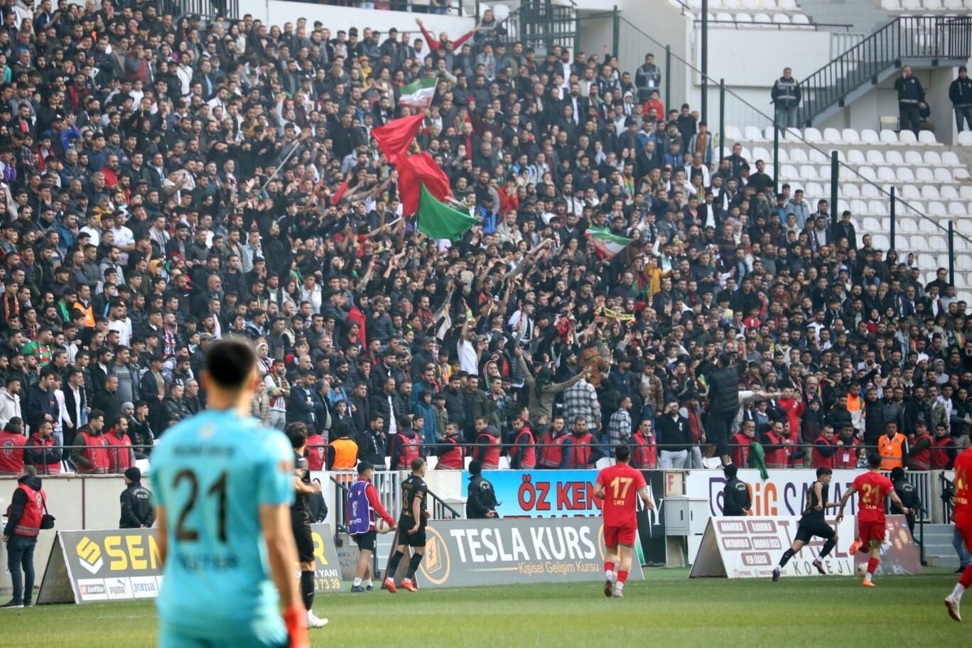 Amedspor Taraftarlari 1