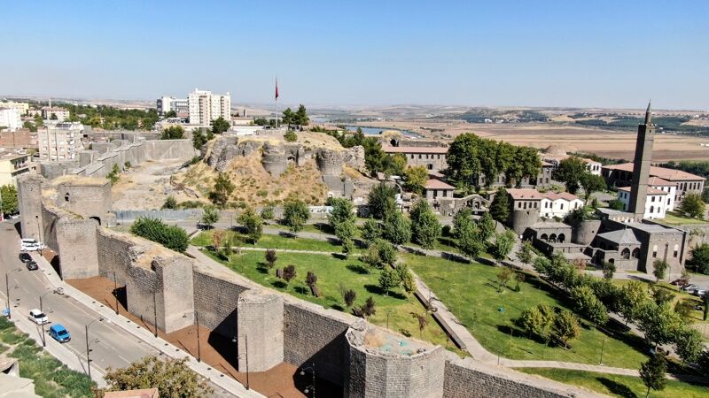 Diyarbakır’daki Artuklu Sarayı yıkılmasaydı nasıl görünürdü?