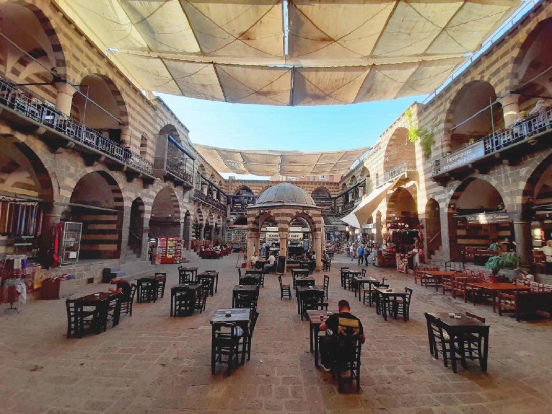 Diyarbakır’daki handa 500'ü birden çalışıyordu