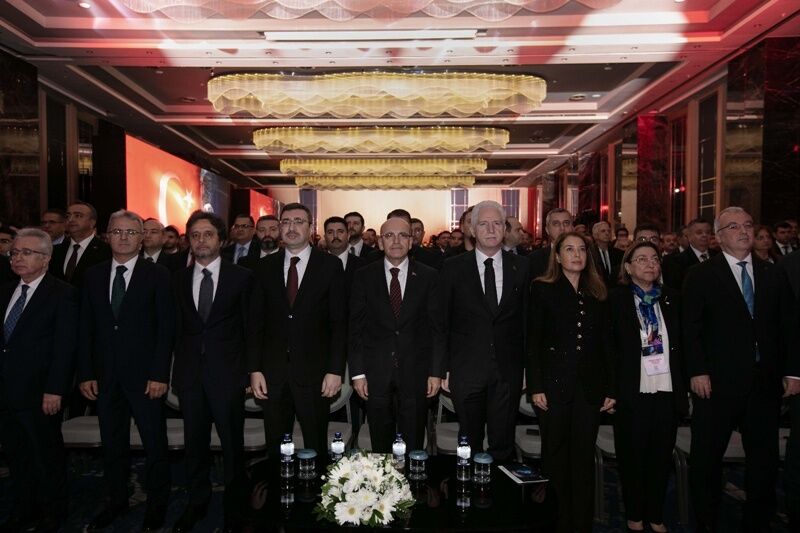 Hazine Bakani Simsek