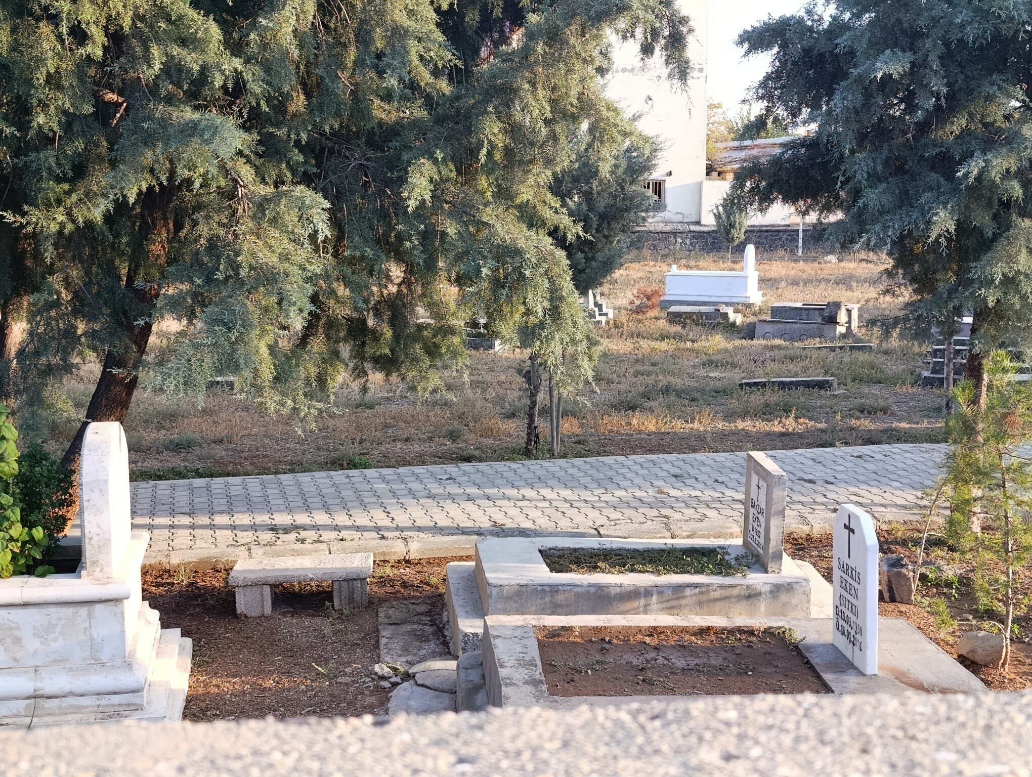 Diyarbakır'daki 225 yıllık mezarlıkta tabela değişikliği