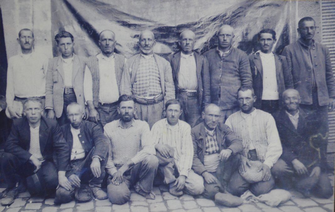 Diyarbakır’ın göçmen köyleriydi, suskun mezarlıkları kaldı