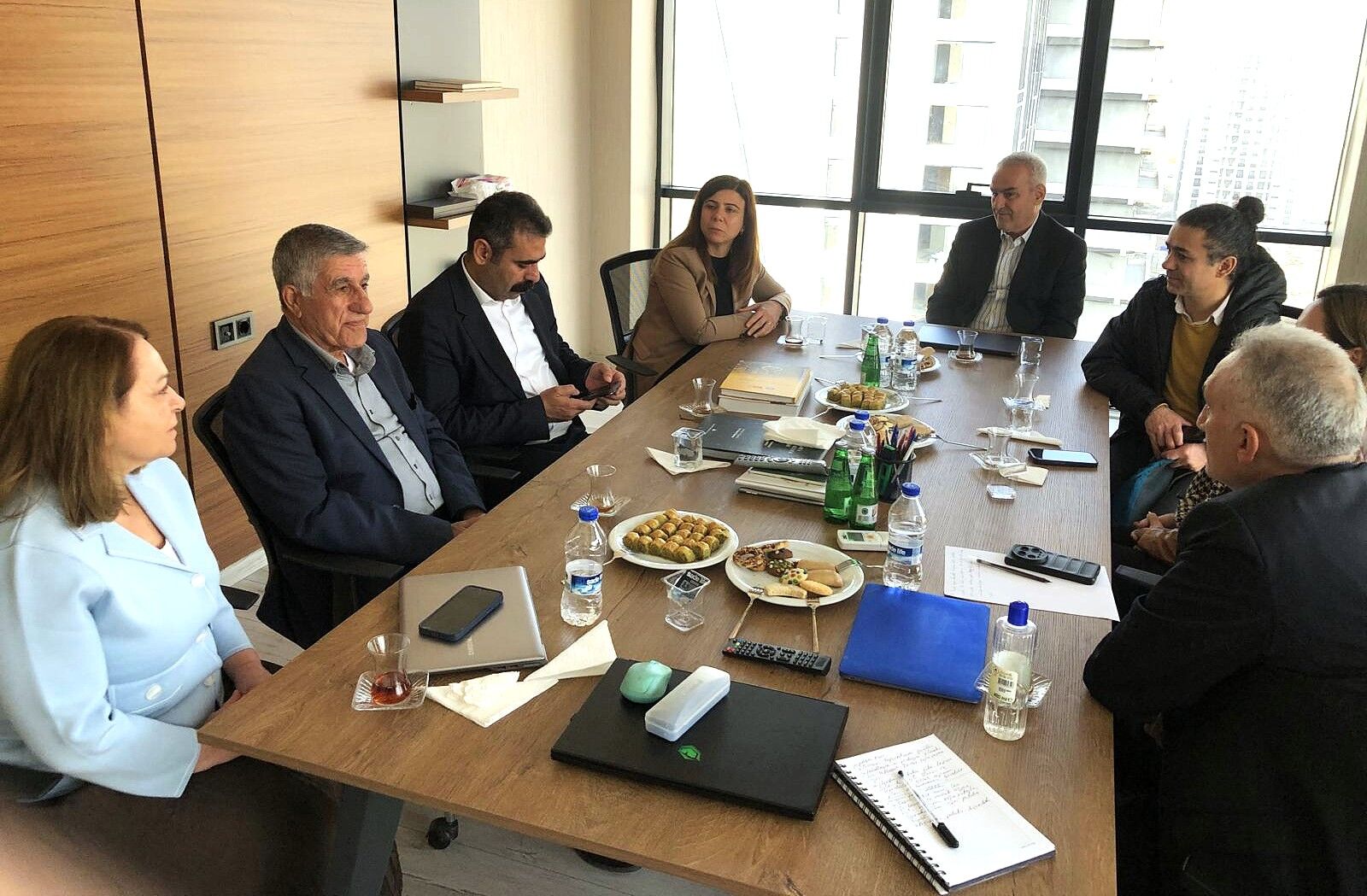 Diyarbakır Büyükşehir Belediyesi eş başkanları, Cega Medya’yı ziyaret etti