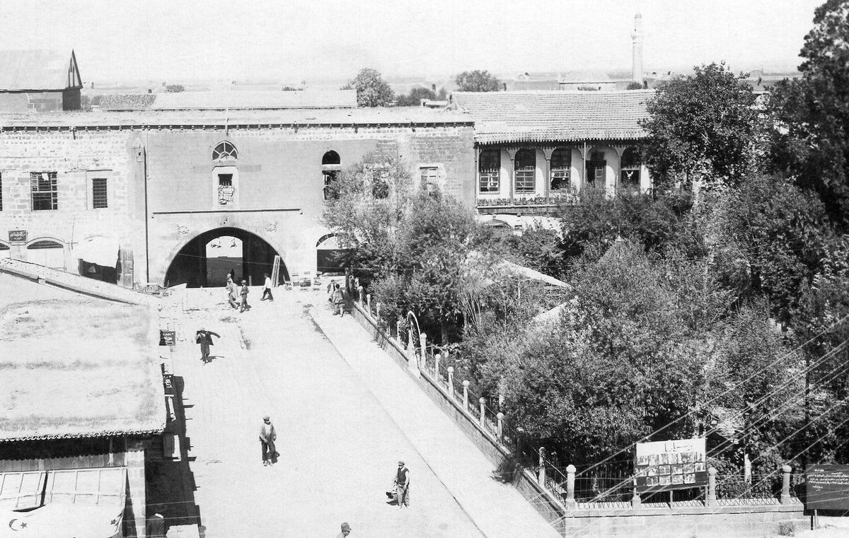 Diyarbakır Ulu Cami'de değişimi gösteren kareler