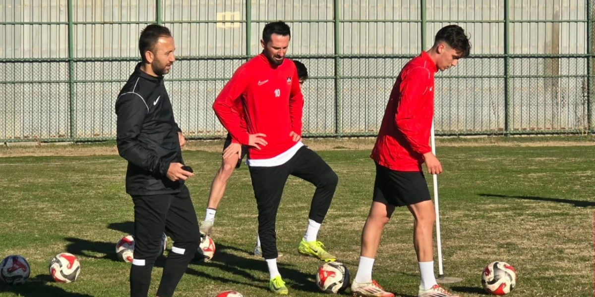 Amedsporun Eski Kaptani Yusuf Yagmur Diyarbekirsporda 211736 20251213