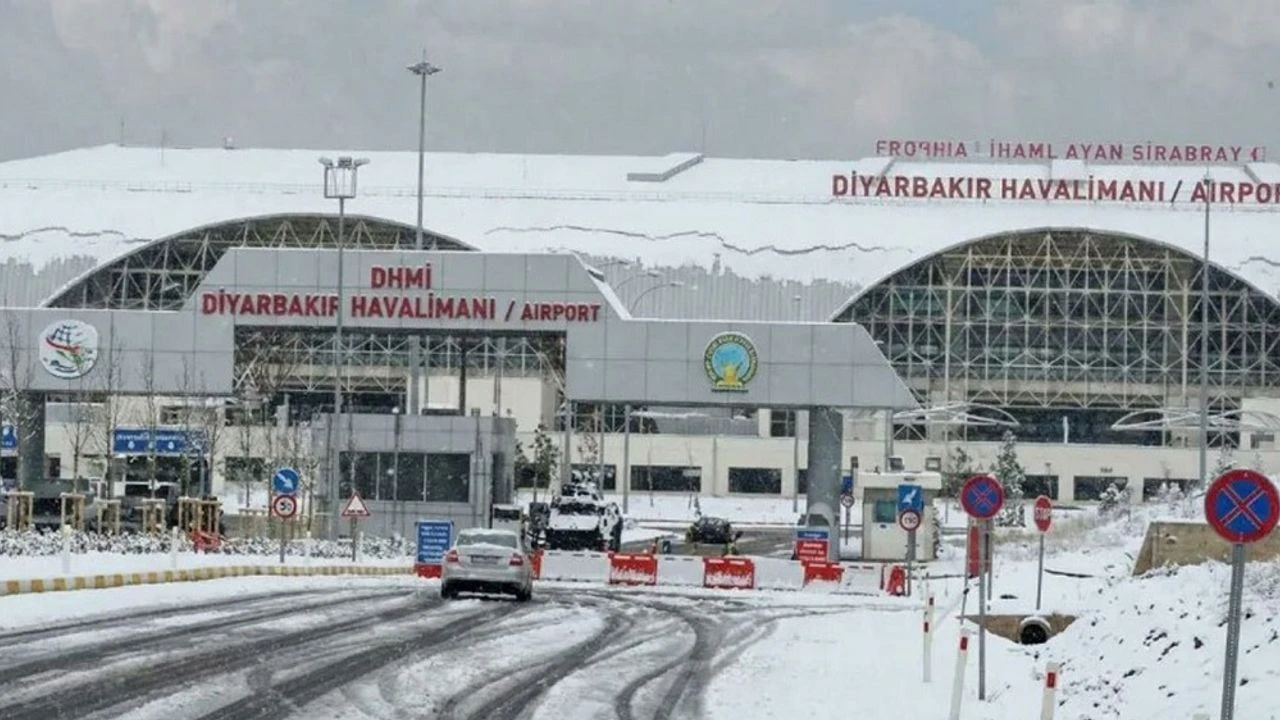 Diyarbakir Havalimani Kis Kar Yagisi Havaalani Havalimani Diyarbakir Ucak