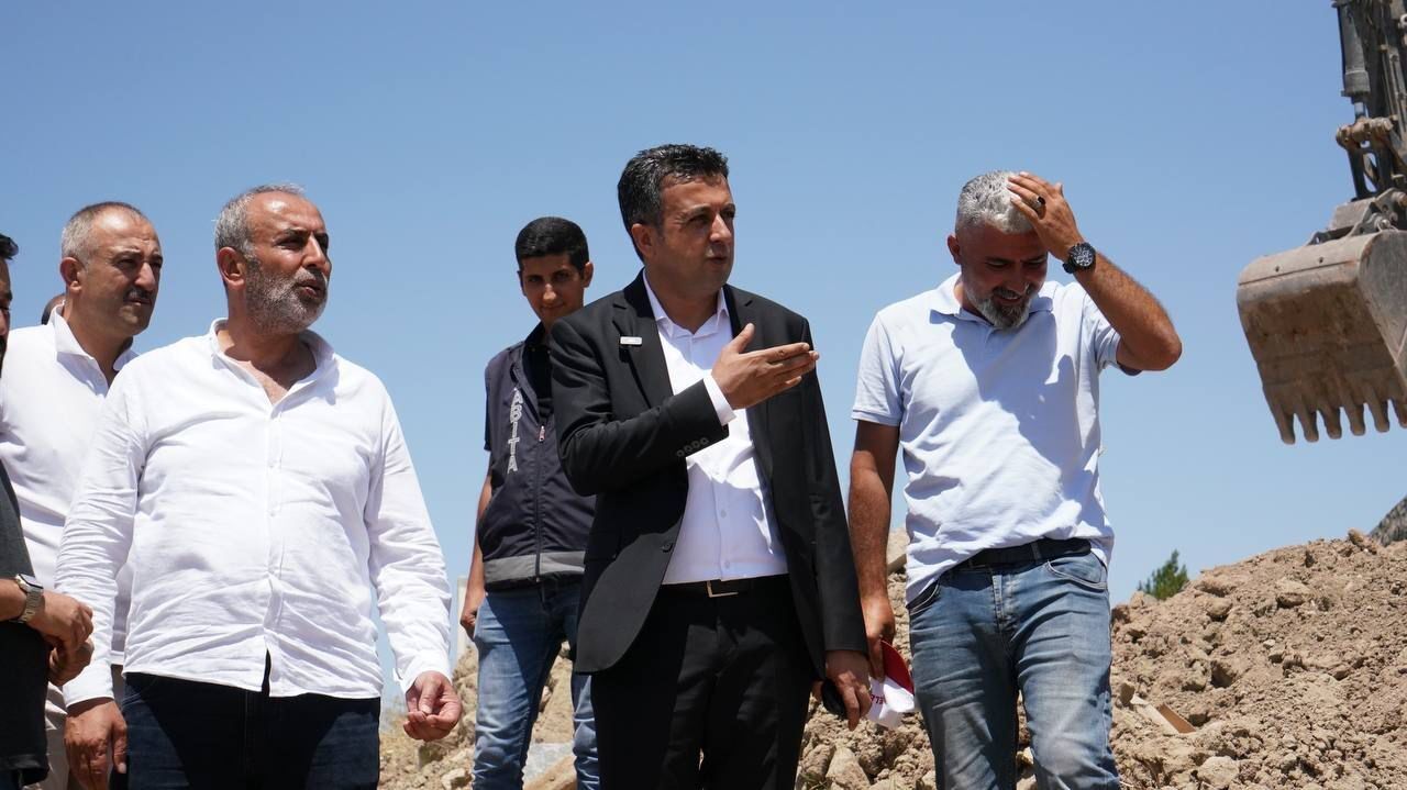 1760355475615 0D8583F4 F1