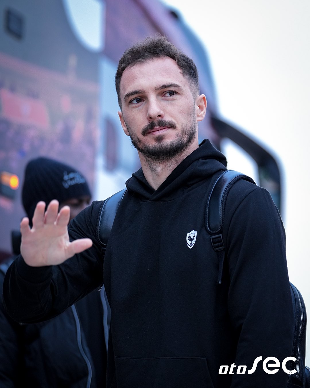 H Adw J O W Q A A00 5