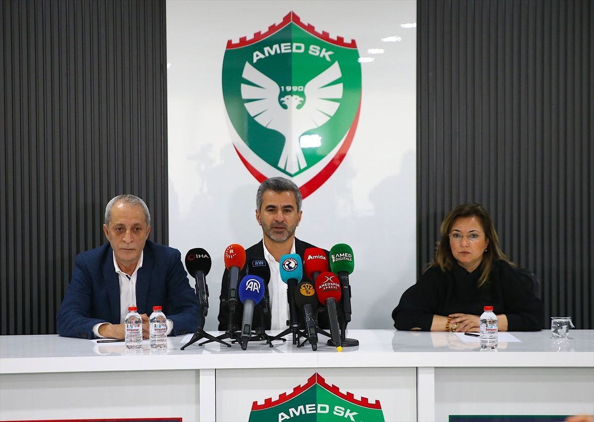 Amed Sportif Faaliyetler Kulubu Baskani Nahit 19751992 Amp