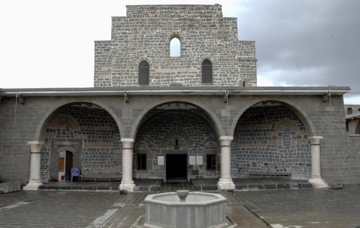 Diyarbakır’daki 2 bin yıllık sırrı saklayan kilise hangisi?