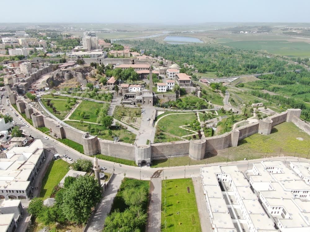 Diyarbakır Sur'da imar değişikliği: resmi kurum alanı oldu