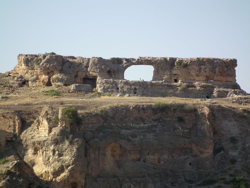 Diyarbakır'da yüzyıllardır ayakta duran kaya mucizesi