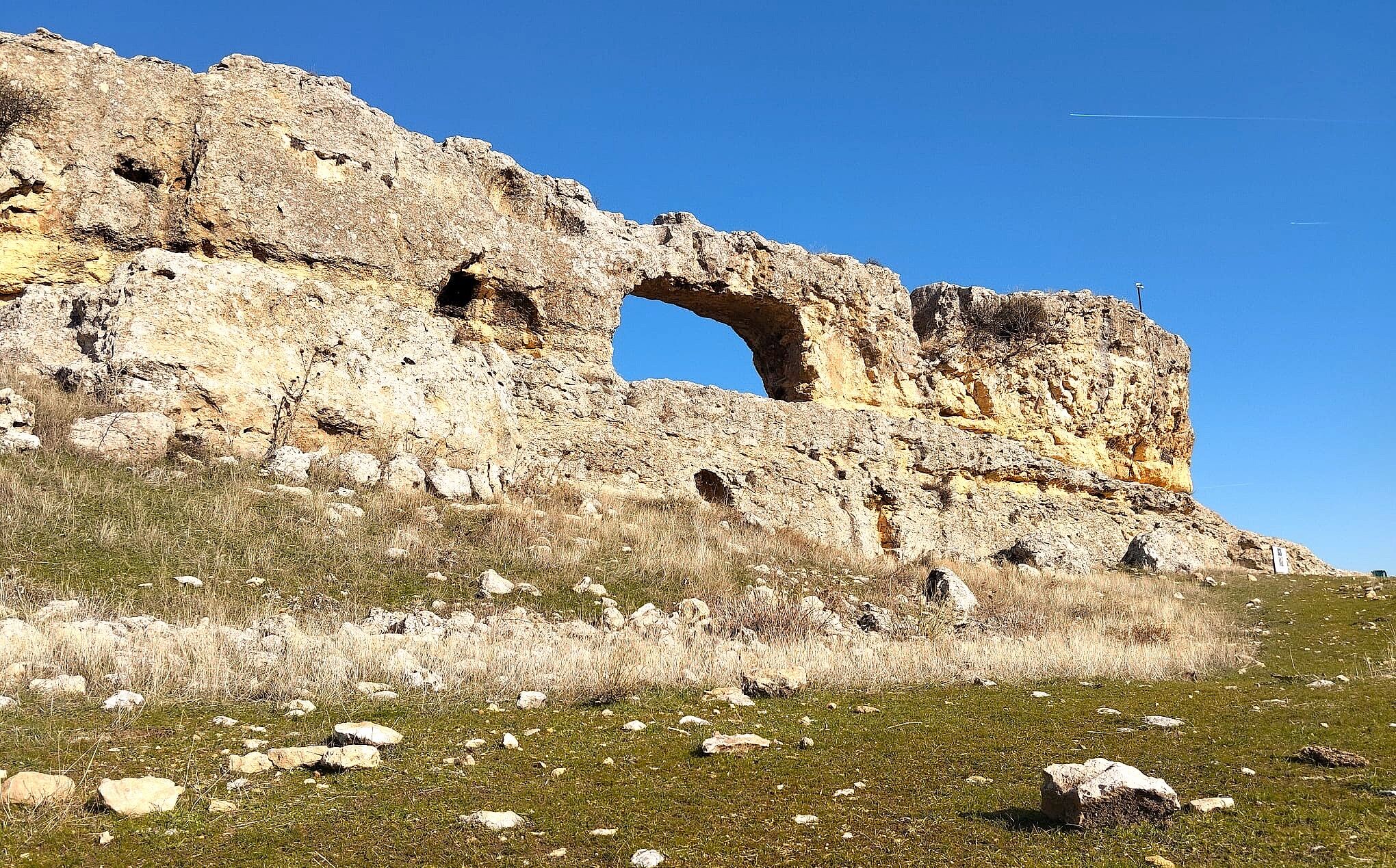 Diyarbakır'da yüzyıllardır ayakta duran kaya mucizesi