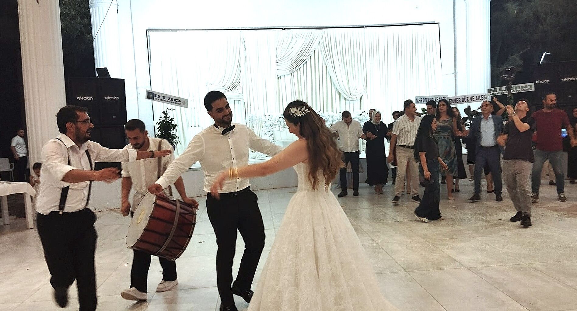 Diyarbakır'da Özbek ve Yağmur ailelerinin mutlu günü