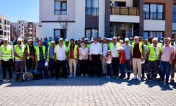 Diyarbakır’da eşbaşlanlar temizlik çalışmasına katıldı